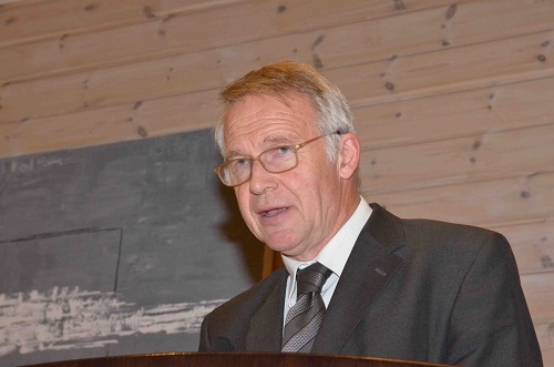 Fra jubileumsmiddagen. Hilsen fra Fjellheim bibelskole ved rektor Thor Fremmegård. Foto: Thor Henrik With